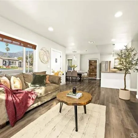 Cozy & Modern Sfh Full Kitchen Garage Parking Gated Yard Appartement